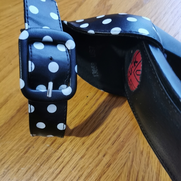 Women's Peep Toe T.U.K Heels, SZ 7 - Picture 10 of 12